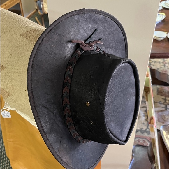 Lightning Ridge Leather Outback Hat - Picture 2 of 4